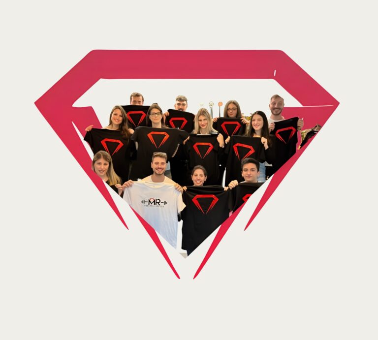 Sono un personal trainer a Gravellona Toce che ama aiutare le persone a sentirsi al meglio. Il gruppo MR in foto